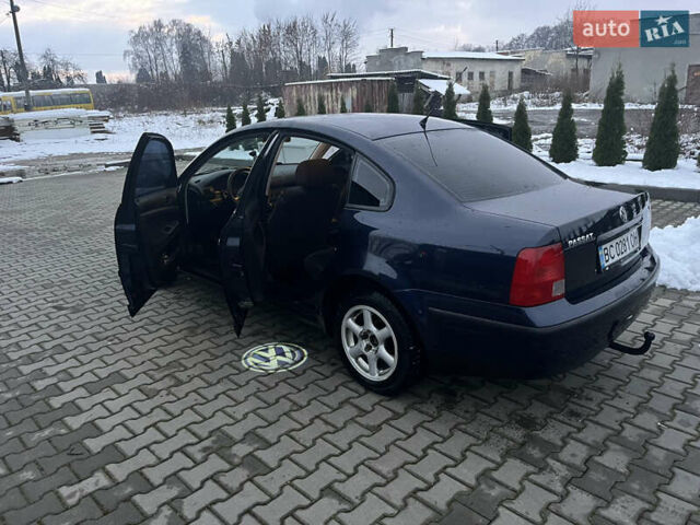 Синий Фольксваген Пассат, объемом двигателя 1.6 л и пробегом 211 тыс. км за 3400 $, фото 7 на Automoto.ua