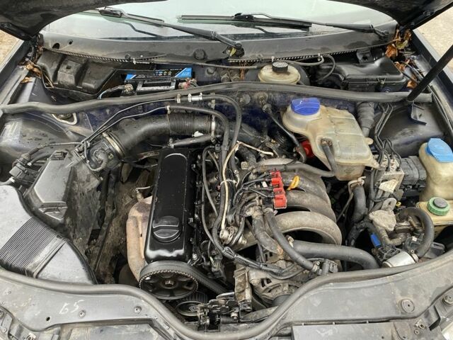 Синий Фольксваген Пассат, объемом двигателя 1.6 л и пробегом 307 тыс. км за 1550 $, фото 10 на Automoto.ua