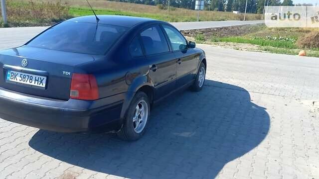Синій Фольксваген Пассат, об'ємом двигуна 1.9 л та пробігом 300 тис. км за 2900 $, фото 2 на Automoto.ua
