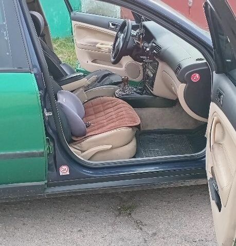 Синий Фольксваген Пассат, объемом двигателя 1.9 л и пробегом 490 тыс. км за 0 $, фото 5 на Automoto.ua