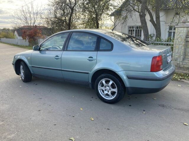 Синий Фольксваген Пассат, объемом двигателя 1.6 л и пробегом 340 тыс. км за 2800 $, фото 2 на Automoto.ua