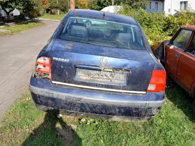 Синий Фольксваген Пассат, объемом двигателя 0 л и пробегом 300 тыс. км за 800 $, фото 6 на Automoto.ua