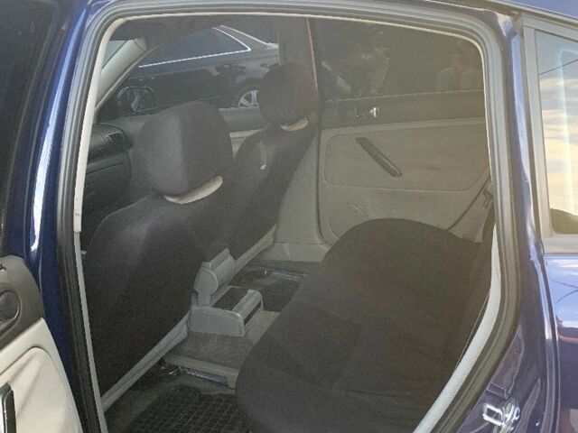 Синий Фольксваген Пассат, объемом двигателя 1.8 л и пробегом 390 тыс. км за 3200 $, фото 5 на Automoto.ua