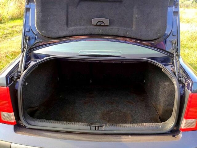 Синій Фольксваген Пассат, об'ємом двигуна 1.6 л та пробігом 355 тис. км за 3500 $, фото 2 на Automoto.ua