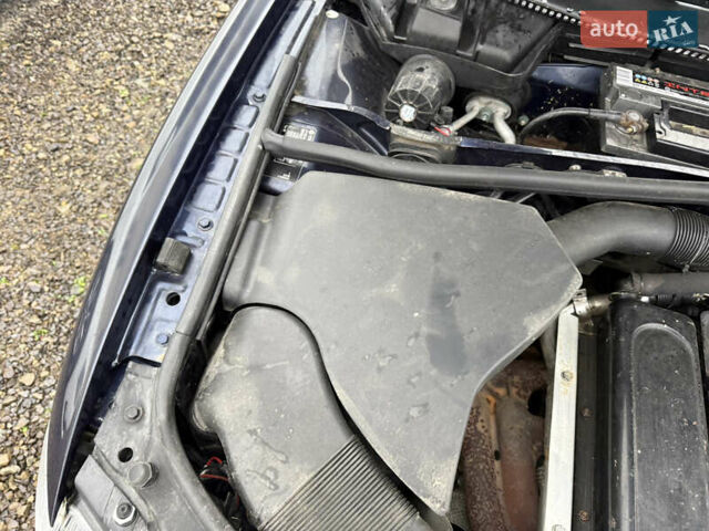 Синий Фольксваген Пассат, объемом двигателя 1.6 л и пробегом 220 тыс. км за 3200 $, фото 12 на Automoto.ua