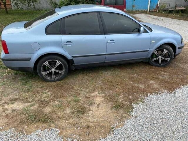 Синий Фольксваген Пассат, объемом двигателя 1.9 л и пробегом 377 тыс. км за 2650 $, фото 1 на Automoto.ua