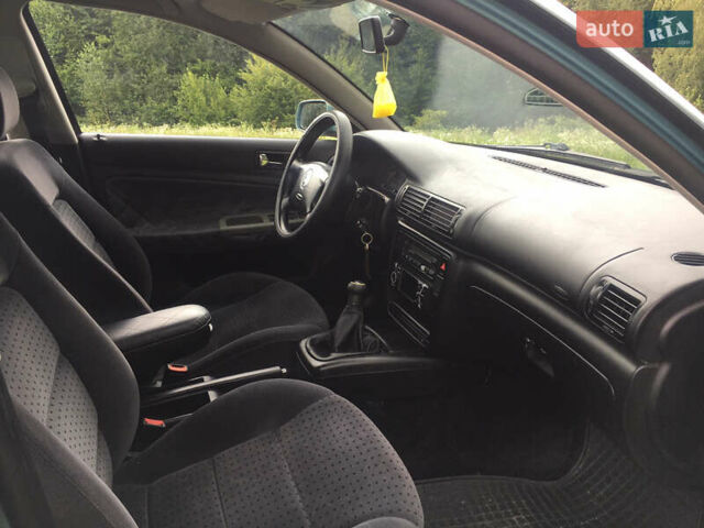 Синий Фольксваген Пассат, объемом двигателя 1.6 л и пробегом 285 тыс. км за 3750 $, фото 9 на Automoto.ua