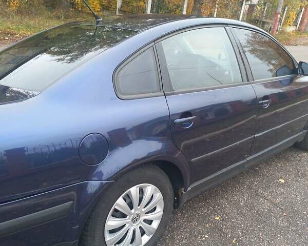 Синій Фольксваген Пассат, об'ємом двигуна 1.6 л та пробігом 403 тис. км за 3800 $, фото 14 на Automoto.ua