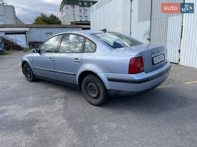 Синий Фольксваген Пассат, объемом двигателя 1.8 л и пробегом 280 тыс. км за 3400 $, фото 5 на Automoto.ua