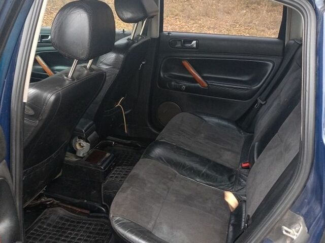 Синий Фольксваген Пассат, объемом двигателя 1.8 л и пробегом 283 тыс. км за 2650 $, фото 5 на Automoto.ua