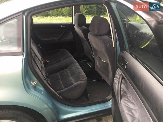 Синий Фольксваген Пассат, объемом двигателя 1.6 л и пробегом 285 тыс. км за 3750 $, фото 12 на Automoto.ua