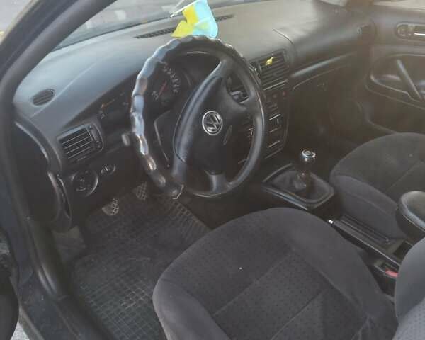 Синій Фольксваген Пассат, об'ємом двигуна 1.78 л та пробігом 447 тис. км за 2900 $, фото 3 на Automoto.ua