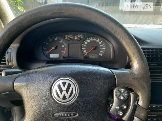 Синий Фольксваген Пассат, объемом двигателя 1.8 л и пробегом 376 тыс. км за 3500 $, фото 4 на Automoto.ua