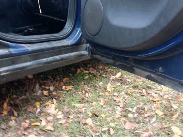 Синий Фольксваген Пассат, объемом двигателя 1.8 л и пробегом 283 тыс. км за 2650 $, фото 10 на Automoto.ua