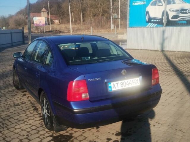 Синий Фольксваген Пассат, объемом двигателя 1.6 л и пробегом 300 тыс. км за 2500 $, фото 5 на Automoto.ua