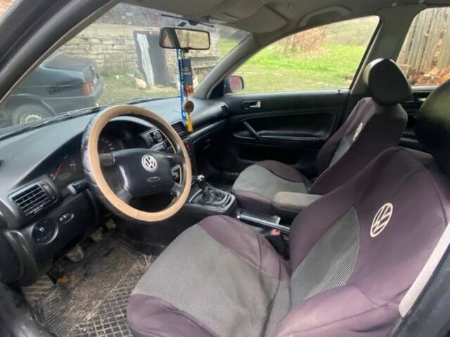 Синій Фольксваген Пассат, об'ємом двигуна 1.9 л та пробігом 400 тис. км за 1996 $, фото 6 на Automoto.ua