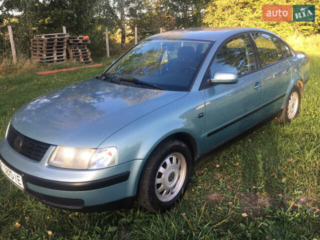 Синий Фольксваген Пассат, объемом двигателя 1.6 л и пробегом 285 тыс. км за 3750 $, фото 16 на Automoto.ua