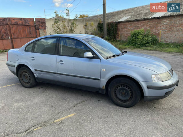 Синий Фольксваген Пассат, объемом двигателя 1.8 л и пробегом 280 тыс. км за 3400 $, фото 3 на Automoto.ua