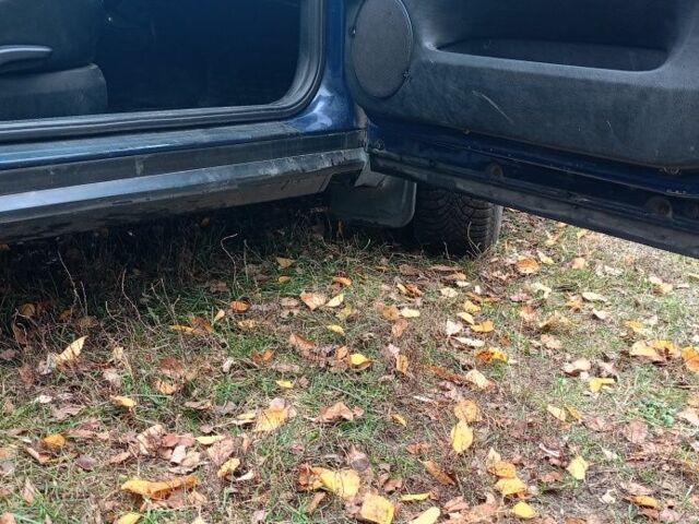 Синий Фольксваген Пассат, объемом двигателя 1.8 л и пробегом 283 тыс. км за 2650 $, фото 12 на Automoto.ua