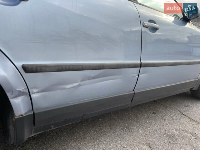 Синий Фольксваген Пассат, объемом двигателя 1.8 л и пробегом 280 тыс. км за 3400 $, фото 22 на Automoto.ua