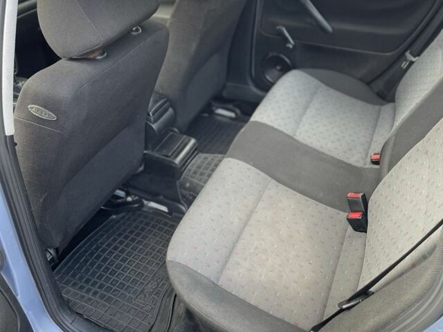 Синий Фольксваген Пассат, объемом двигателя 1.8 л и пробегом 280 тыс. км за 3400 $, фото 12 на Automoto.ua