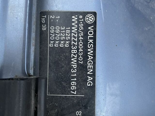 Синий Фольксваген Пассат, объемом двигателя 1.8 л и пробегом 280 тыс. км за 3400 $, фото 23 на Automoto.ua