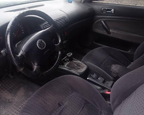 Синий Фольксваген Пассат, объемом двигателя 1.9 л и пробегом 372 тыс. км за 3600 $, фото 3 на Automoto.ua