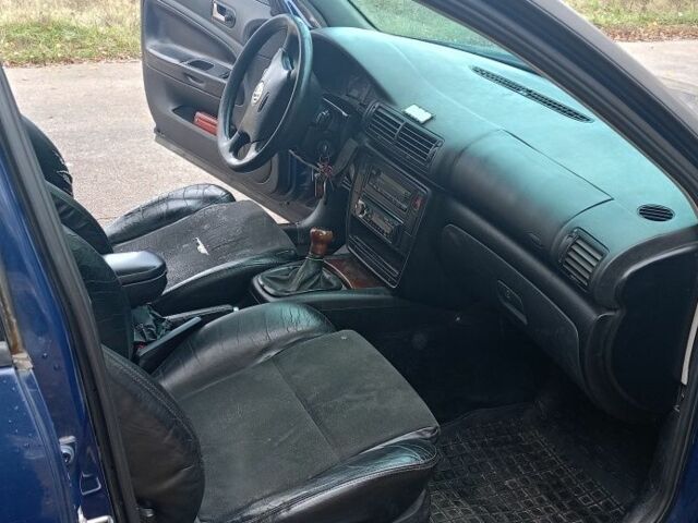 Синий Фольксваген Пассат, объемом двигателя 1.8 л и пробегом 283 тыс. км за 2650 $, фото 13 на Automoto.ua