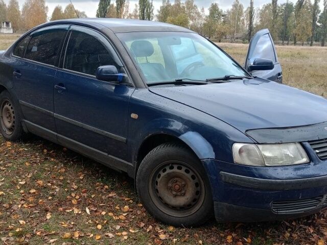 Синий Фольксваген Пассат, объемом двигателя 1.8 л и пробегом 283 тыс. км за 2650 $, фото 11 на Automoto.ua