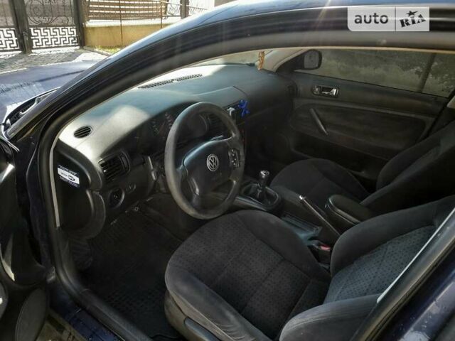 Синий Фольксваген Пассат, объемом двигателя 1.8 л и пробегом 376 тыс. км за 3500 $, фото 6 на Automoto.ua
