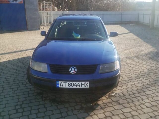 Синий Фольксваген Пассат, объемом двигателя 1.6 л и пробегом 300 тыс. км за 2500 $, фото 4 на Automoto.ua