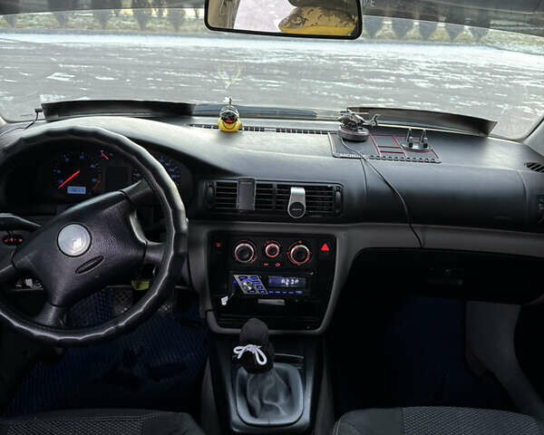 Синій Фольксваген Пассат, об'ємом двигуна 1.9 л та пробігом 480 тис. км за 3300 $, фото 11 на Automoto.ua