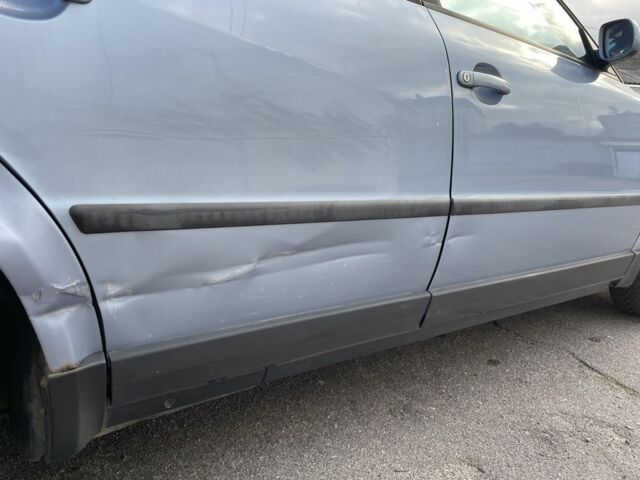 Синий Фольксваген Пассат, объемом двигателя 1.8 л и пробегом 280 тыс. км за 3400 $, фото 15 на Automoto.ua