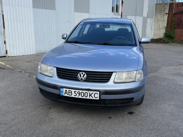 Синий Фольксваген Пассат, объемом двигателя 1.8 л и пробегом 280 тыс. км за 3400 $, фото 2 на Automoto.ua