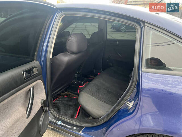 Синий Фольксваген Пассат, объемом двигателя 1.78 л и пробегом 405 тыс. км за 4200 $, фото 9 на Automoto.ua