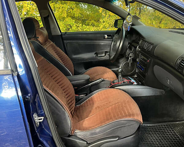 Синий Фольксваген Пассат, объемом двигателя 1.8 л и пробегом 250 тыс. км за 3500 $, фото 5 на Automoto.ua