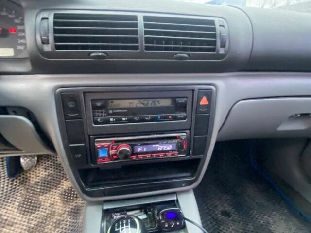 Синий Фольксваген Пассат, объемом двигателя 1.9 л и пробегом 400 тыс. км за 2000 $, фото 8 на Automoto.ua