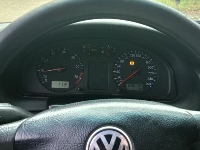 Синий Фольксваген Пассат, объемом двигателя 1.8 л и пробегом 283 тыс. км за 2650 $, фото 15 на Automoto.ua