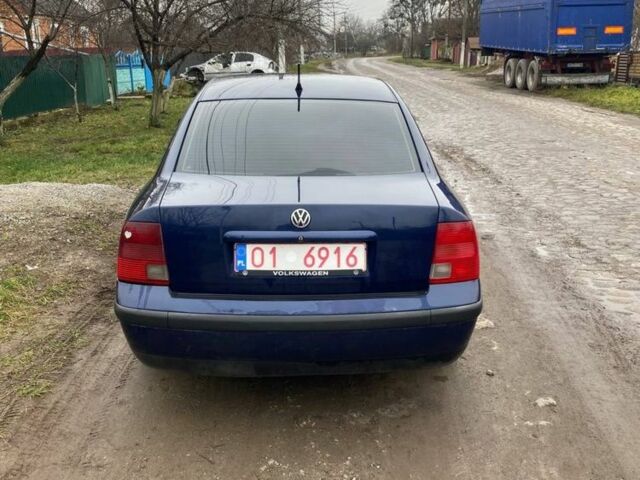 Синий Фольксваген Пассат, объемом двигателя 1.9 л и пробегом 400 тыс. км за 2000 $, фото 3 на Automoto.ua