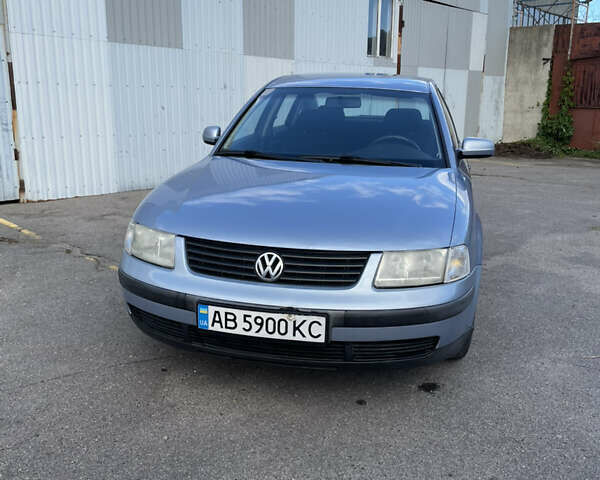 Синий Фольксваген Пассат, объемом двигателя 1.8 л и пробегом 280 тыс. км за 3400 $, фото 2 на Automoto.ua