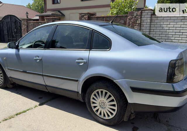 Синій Фольксваген Пассат, об'ємом двигуна 1.78 л та пробігом 250 тис. км за 2999 $, фото 4 на Automoto.ua