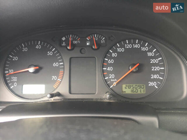 Синий Фольксваген Пассат, объемом двигателя 1.6 л и пробегом 285 тыс. км за 3750 $, фото 11 на Automoto.ua