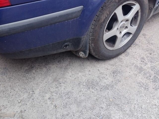 Синій Фольксваген Пассат, об'ємом двигуна 1.8 л та пробігом 400 тис. км за 4000 $, фото 6 на Automoto.ua