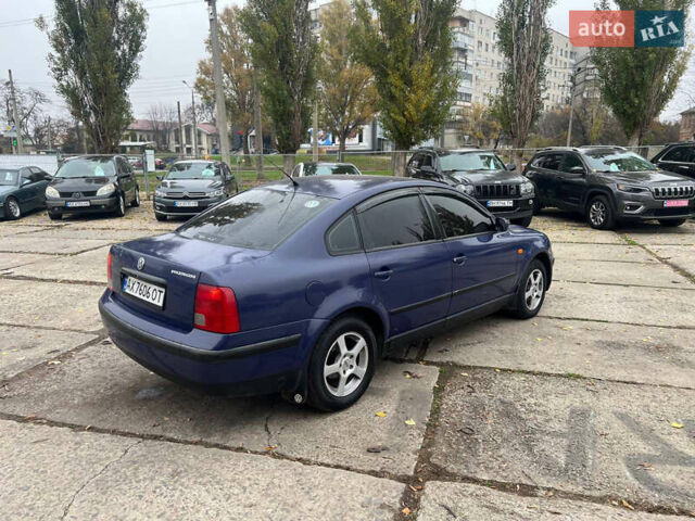 Синий Фольксваген Пассат, объемом двигателя 1.78 л и пробегом 405 тыс. км за 4200 $, фото 2 на Automoto.ua