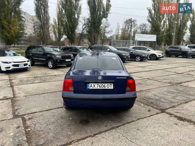 Синий Фольксваген Пассат, объемом двигателя 1.78 л и пробегом 405 тыс. км за 4200 $, фото 4 на Automoto.ua