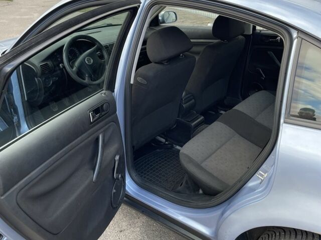 Синий Фольксваген Пассат, объемом двигателя 1.8 л и пробегом 280 тыс. км за 3400 $, фото 11 на Automoto.ua