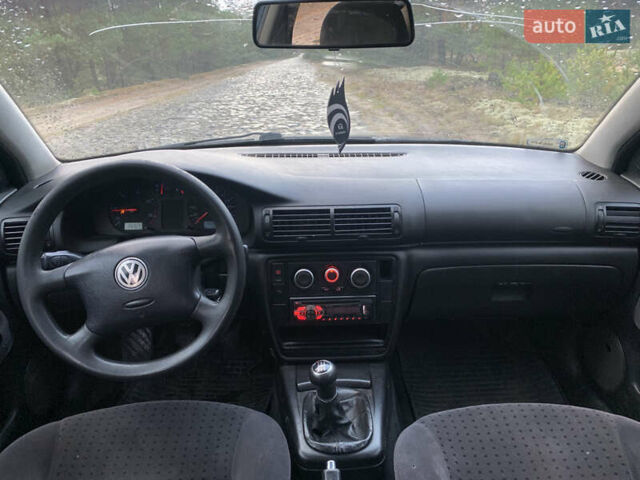 Синий Фольксваген Пассат, объемом двигателя 1.9 л и пробегом 350 тыс. км за 1800 $, фото 7 на Automoto.ua