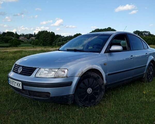 Синий Фольксваген Пассат, объемом двигателя 2.33 л и пробегом 350 тыс. км за 2100 $, фото 1 на Automoto.ua