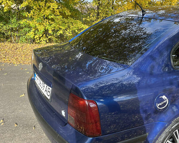 Синий Фольксваген Пассат, объемом двигателя 1.8 л и пробегом 250 тыс. км за 3500 $, фото 4 на Automoto.ua