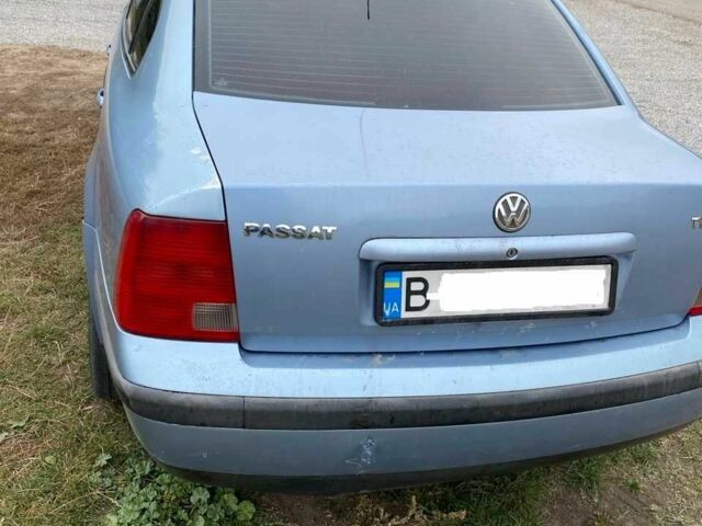 Синий Фольксваген Пассат, объемом двигателя 1.9 л и пробегом 377 тыс. км за 2650 $, фото 4 на Automoto.ua